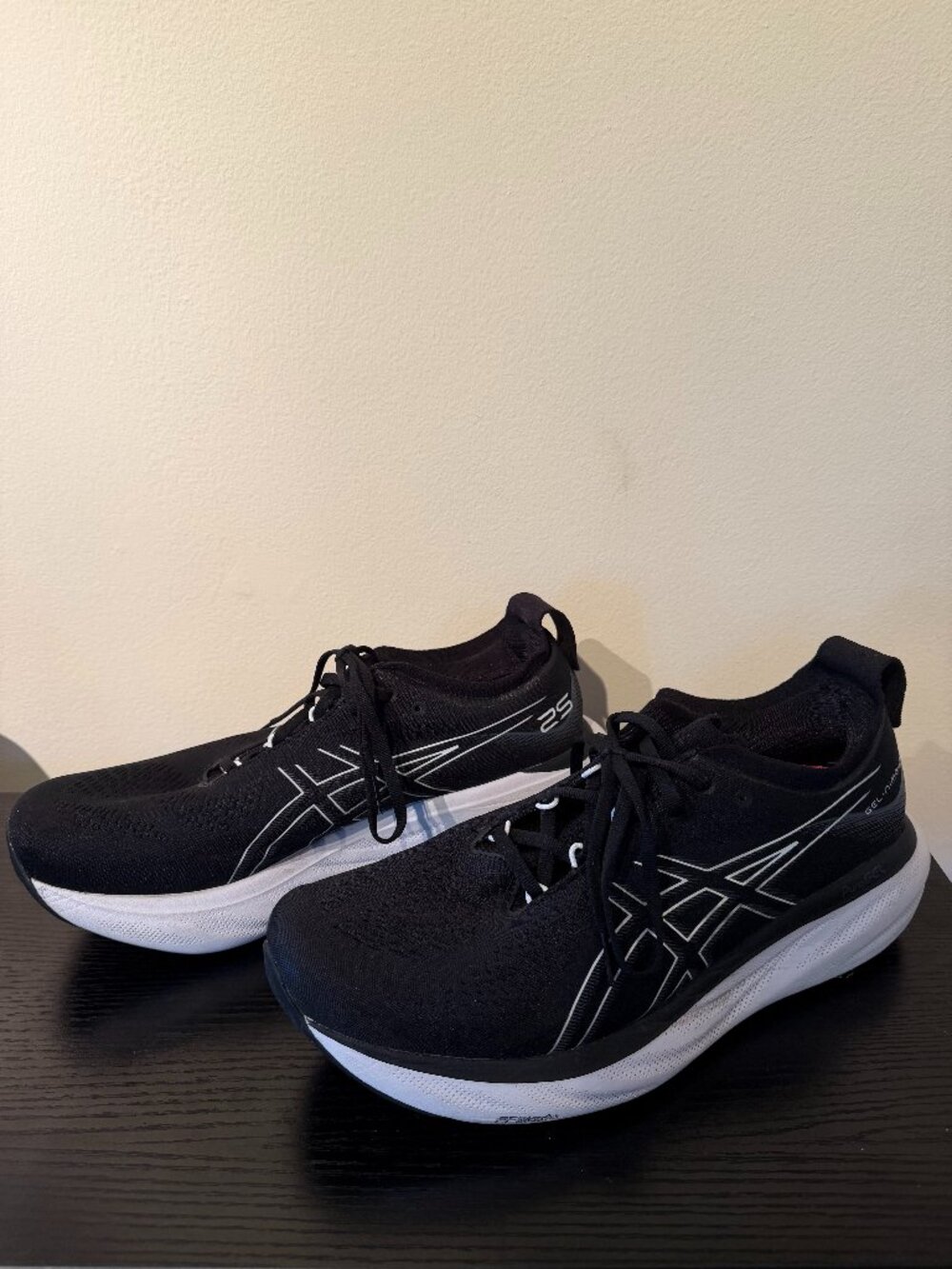 ASICS Gel-Nimbus 25 Men’s 12 Wide Black White Running Shoes 1011B625